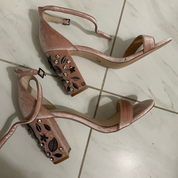 Jewel by Badgely Mischka Alfreda Velvet Sandal - Picture 6 of 8